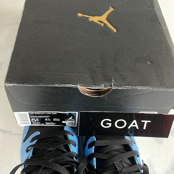 AIR JORDAN 1 LOW GS University Blue / Black - Picture 12 of 15